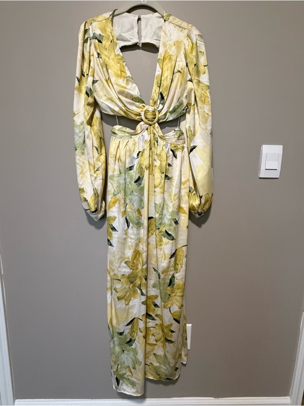 Hello Molly Relentlessly Beautiful Maxi Dress | Floral Cutout Maxi | Size M NWOT - Picture 2 of 7